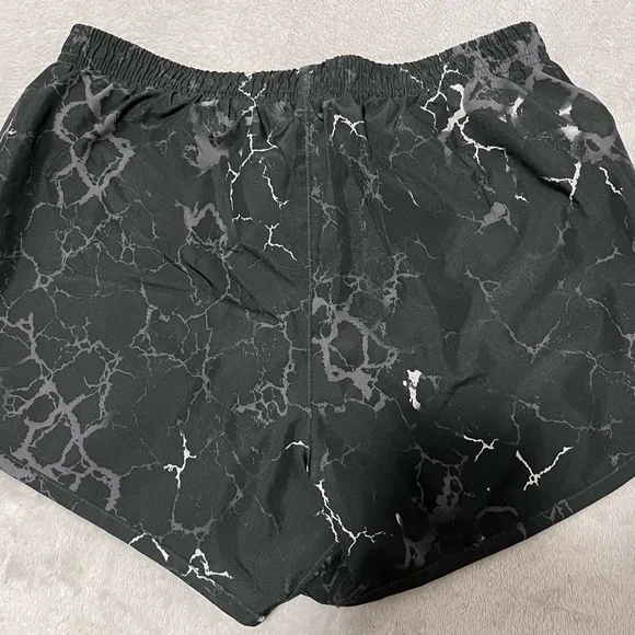 NIKE RUNNING SHORTS - Picture 2 of 7